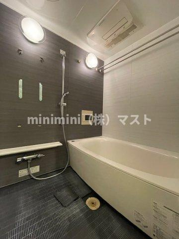 ドゥーエなんば南の浴室