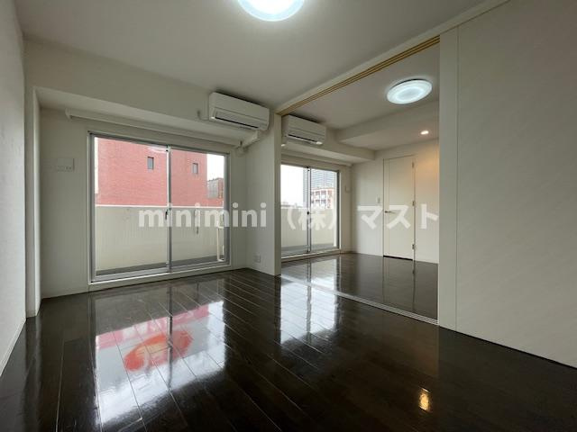 ドゥーエなんば南の玄関