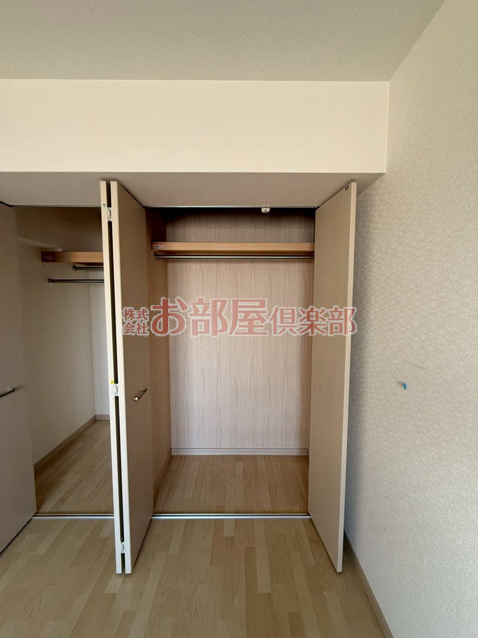 リ・エミネンスの洋室|明るい洋室です