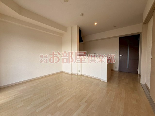 リ・エミネンスの居間・リビング|こちらのリビングで趣味の時間をお楽しみください