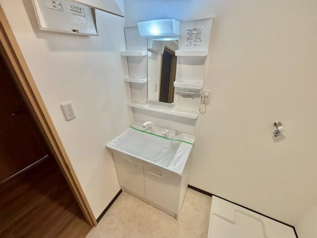 TRUST新在家の独立洗面台