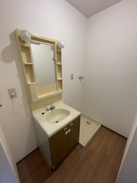 メゾンセルカバB棟の洗面所|忙しい朝には欠かせない洗面所です