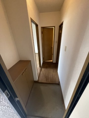 メゾンセルカバB棟の玄関|シンプルで使いやすい玄関です