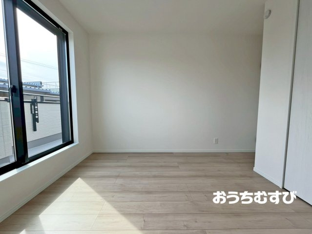 春日井市東野町7期（全2棟）の洋室