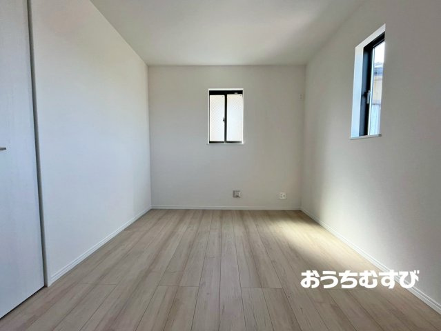 春日井市東野町7期（全2棟）の洋室