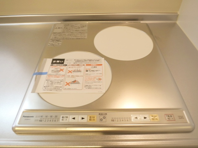 ビューノラメゾンのキッチン|初期費用軽減♪ＩＨコンロ二口付き！