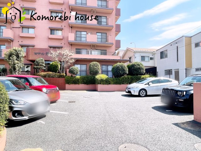 セザール大宮中央公園の駐車場