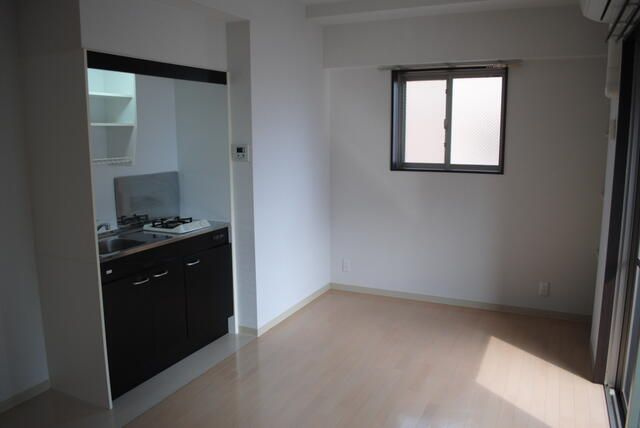 アヴァンツァーレ田端の居間・リビング