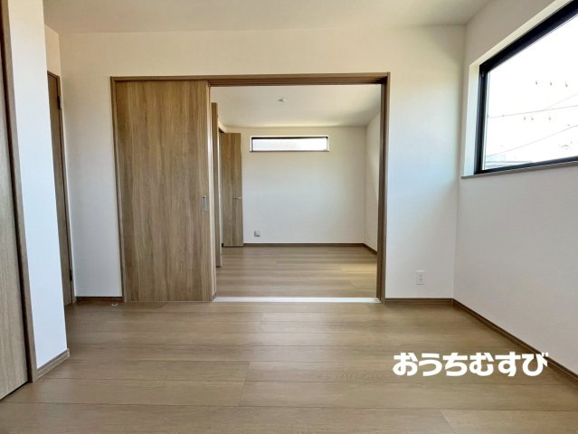 春日井市東野町7期（全2棟）の洋室