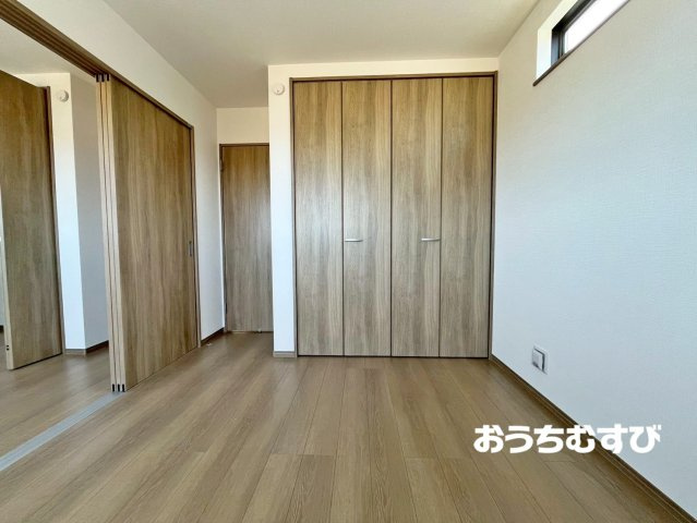 春日井市東野町7期（全2棟）の洋室