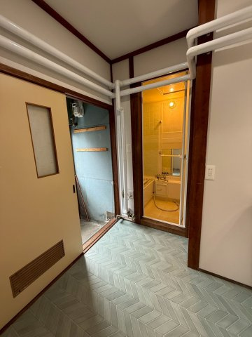 桜ヶ岡2丁目　6LDKリフォーム済中古住宅のランドリースペース