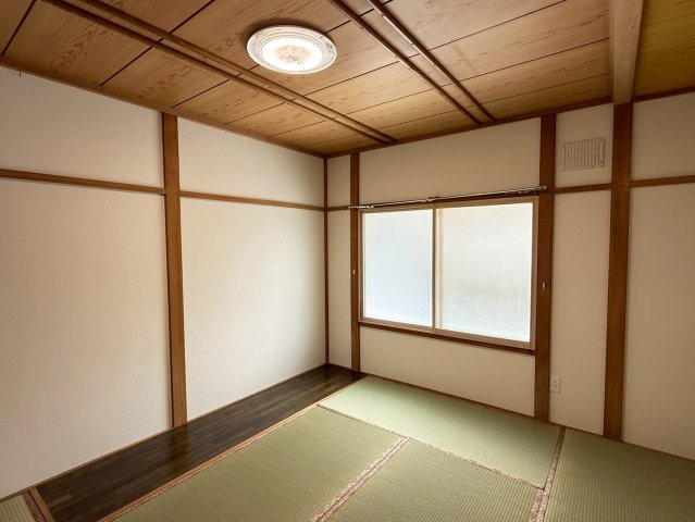 桜ヶ岡2丁目　6LDKリフォーム済中古住宅の和室|1階和室7帖