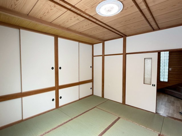 桜ヶ岡2丁目　6LDKリフォーム済中古住宅の和室