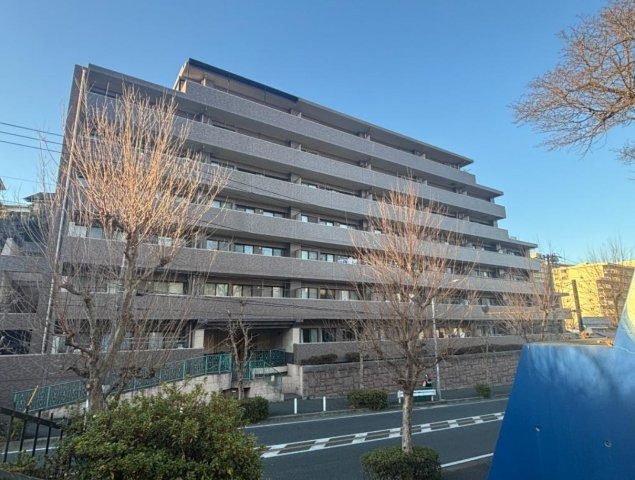 日神パレステージ弘明寺の外観