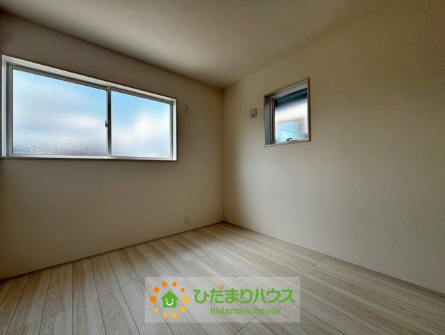 蓮田市西新宿　新築一戸建て　02　リーブルガーデンの洋室