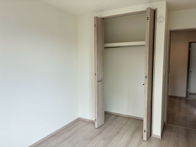 【洋室】 | 清水町長沢618番 新築建売分譲住宅 建物＋土地 TW06075 | 清水町長沢A号棟　洋室6帖 ※令和8年6月8日撮影写真