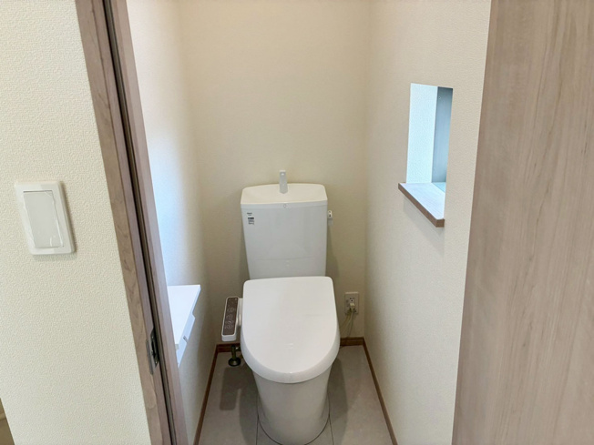 【トイレ】 | 清水町長沢618番 新築建売分譲住宅 建物＋土地 TW06075 | 清水町長沢A号棟　2Fトイレ ※令和8年6月8日撮影写真