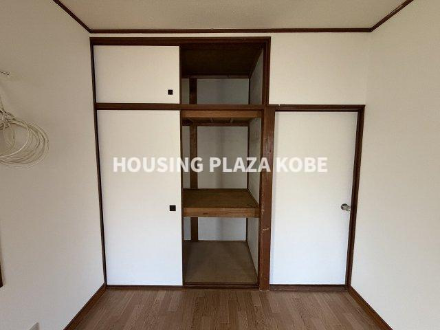 村雨町５丁目貸家の収納