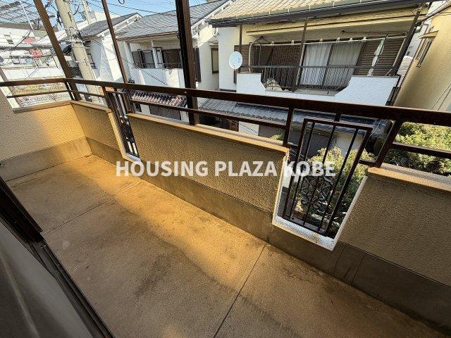 村雨町５丁目貸家のバルコニー