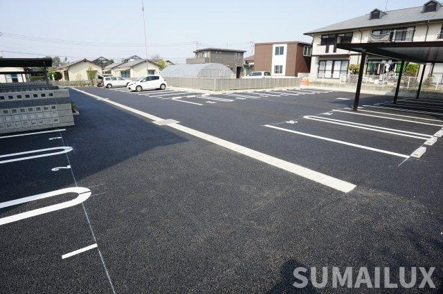 熊本市東区長嶺東４丁目のアパートの駐車場