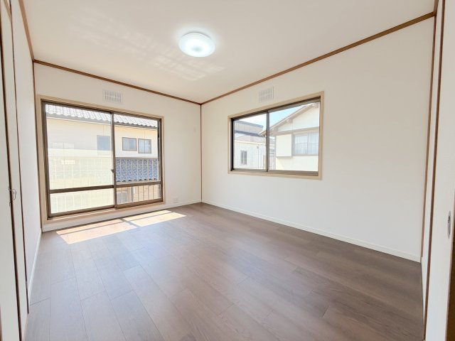 光が丘3丁目戸建ての洋室