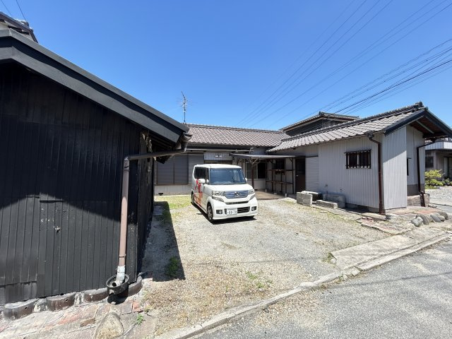 蟹江借家の駐車場