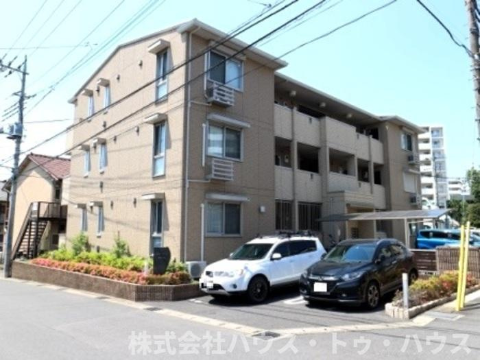 クレシアコートの外観