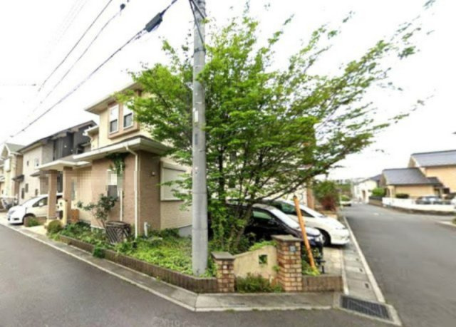 【中古】川越市的場中古住宅の外観|お買い物にも便利な立地です☆
解放感ある角地♪