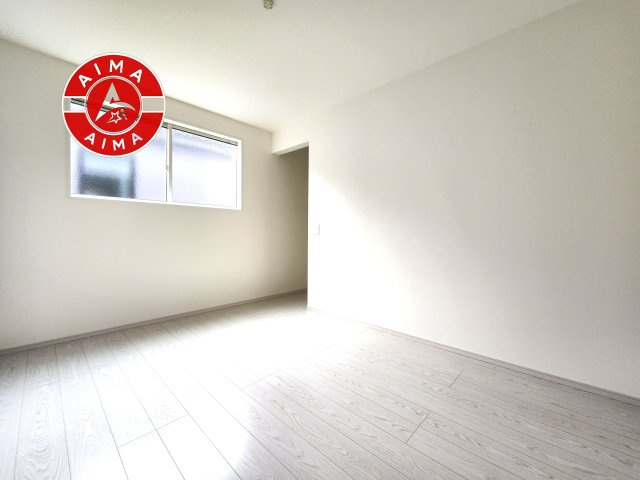 糟屋郡宇美町大字井野第5-3棟(1号棟)の洋室|採光良好な洋室は全居室、複層ガラスの遮熱効果と断熱効果で、一年中快適に過ごせます。
