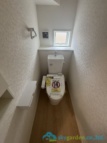 秦野市平沢第19　新築戸建　全１棟１号棟　のトイレ