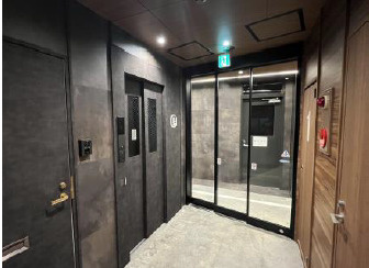 大津市大萱１丁目の店舗一部のエントランス