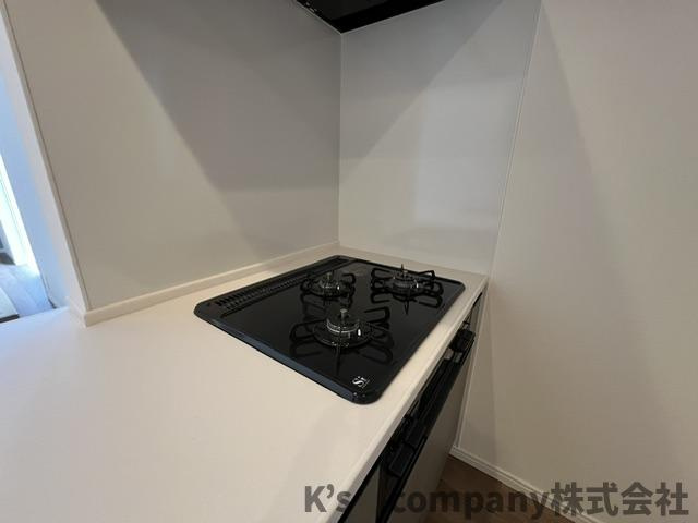 茅ヶ崎市南湖3丁目　新築戸建　1号棟のキッチン|同時進行ができる3口コンロ♪