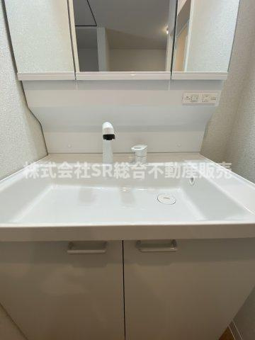 若江東町1丁目中古戸建の独立洗面台|シャワー付きの独立洗面台♪