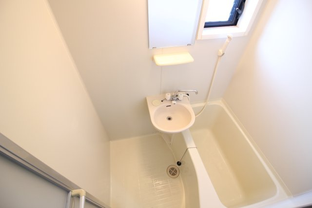 コーポラス芝の浴室