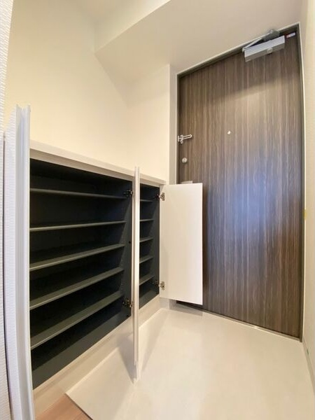 S-RESIDENCE名駅南の玄関