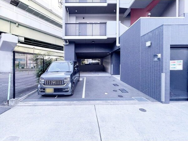 S-RESIDENCE名駅南の駐車場