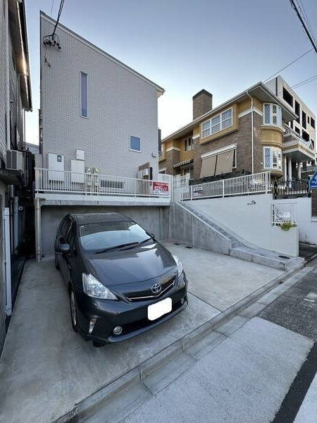 ボンヌール川名の駐車場
