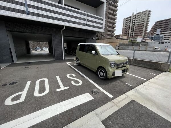 GRANDUKE正木の駐車場