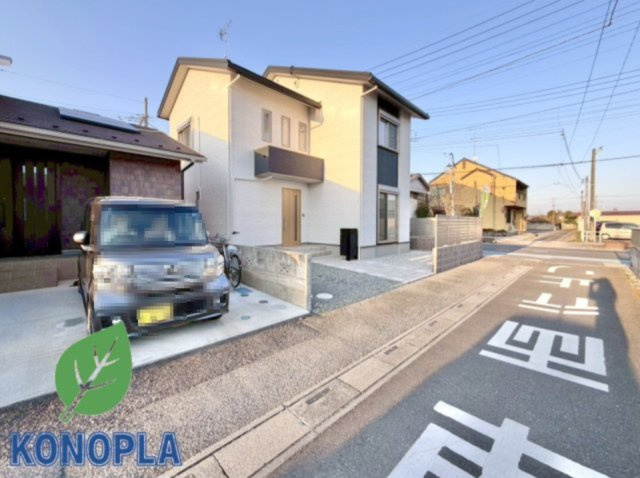 【中古戸建】羽生市南3丁目の外観|■外観｜角地のため開放的で見渡しが良いです。車の出入りの際も安全確認バッチリ！