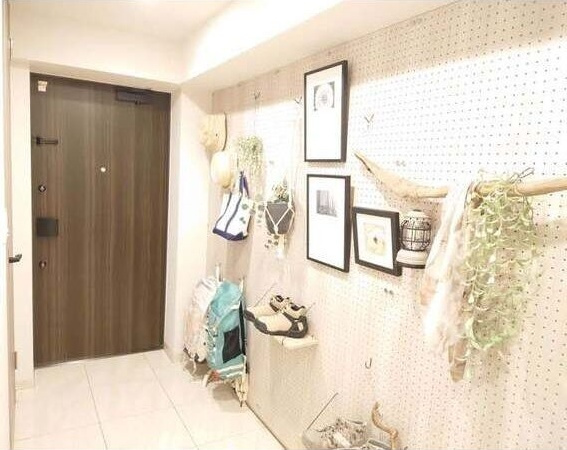 ローレルアイ名駅東の玄関