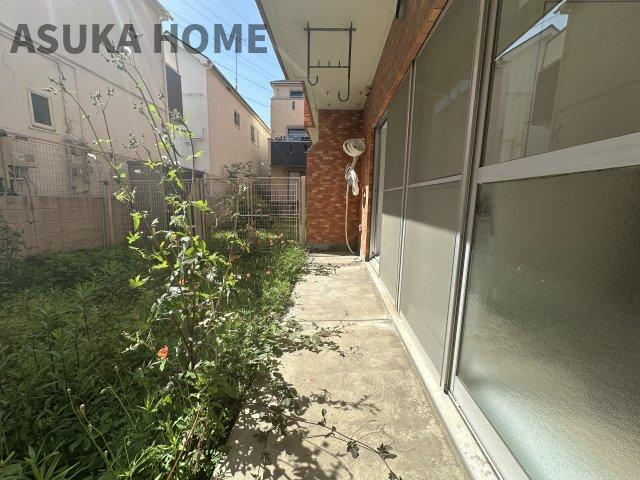 綱島ダイヤモンドマンションの独立洗面台|使いやすい3面鏡裏には、こまごました日用品、化粧品などの収納便利な洗面台です。