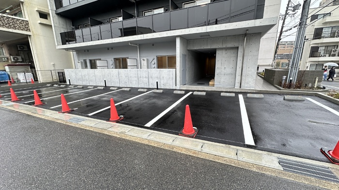 アーデルドルフ東山の駐車場