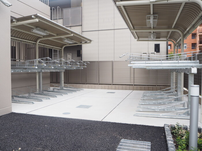 ロイヤルスクエア徳川