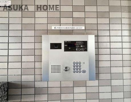 レクセル新子安の防犯設備|オートロック付き、セキュリティー面も安心ですね。