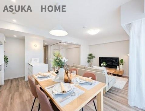 レクセル新子安の居間・リビング|LDKと隣接した洋室は、リビングを広く使う事もできるので汎用性が高いリビングになってます。