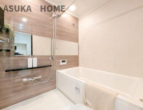 レクセル新子安の浴室|広々としたバスルームで一日の疲れを癒して下さい。浴室換気乾燥暖房機付きです。