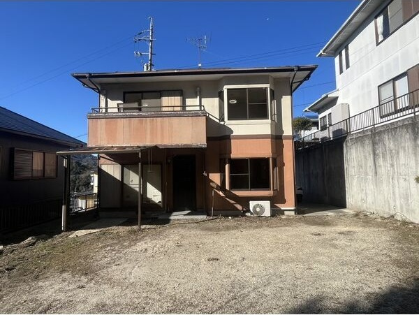 豊田市石飛町貸戸建の駐車場