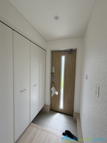 秦野市羽根第1　新築戸建　全３棟　３号棟の玄関