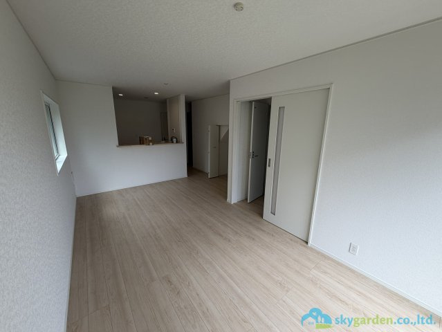 秦野市羽根第1　新築戸建　全３棟　３号棟の居間・リビング