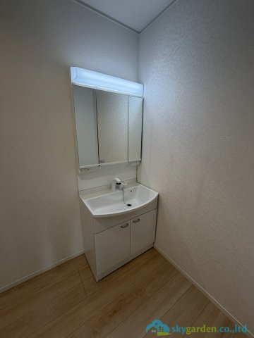 秦野市羽根第1　新築戸建　全３棟　３号棟の独立洗面台